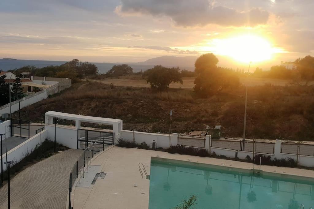 トレ・デ・ベナガルボンAtico Con Piscina, Golf, Vistas Al Marアパートメント エクステリア 写真
